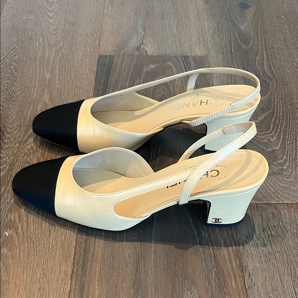 38.5 BRAND NEW CHANEL Two-Tone Beige and Black Heels - Picture 2 of 6
